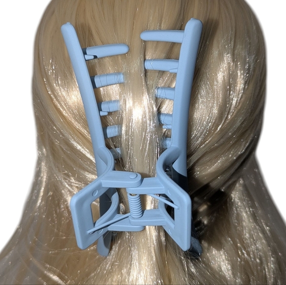 🍁 3/$15 Boutique Claw Hair Clip - Picture 2 of 6